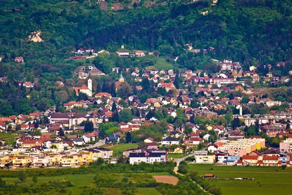 Città collinare di Samobor vista aerea — Foto Stock