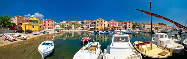 Village coloré de Sali vue panoramique — Photo