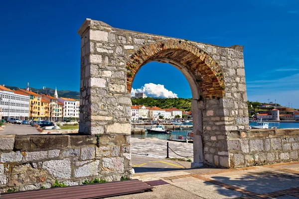 Historische stad Senj boog poort — Stockfoto