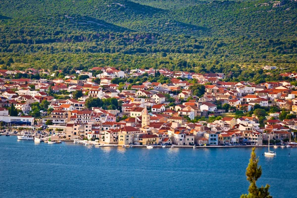 Letecký pohled na město Pirovac — Stock fotografie