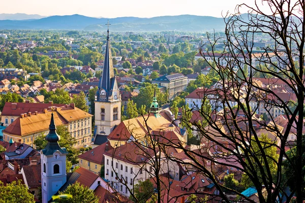 Oude Ljubljana stadsgezicht luchtfoto — Stockfoto