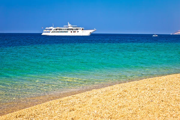 Яхта на райском пляже "Золотой крыс" — стоковое фото
