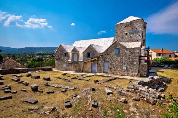 Ethno village de Skrip points de repère en pierre — Photo