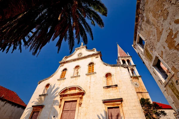 Milna Brac Adası tarihi kilise — Stok fotoğraf