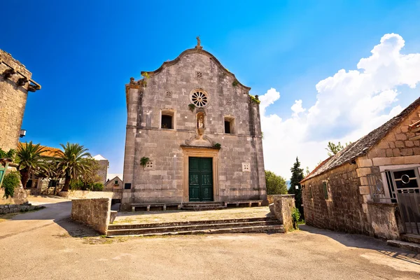 Skrip Köyü kilise ve Meydanı — Stok fotoğraf