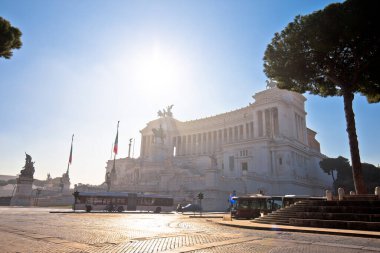 Roma ve Altare della Patria 'daki Piazza Venezia Meydanı. Ebedi şehir, İtal' in başkenti.