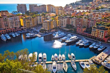 Fontvieille renkli liman ve deniz manzarası, Monac Prensliği