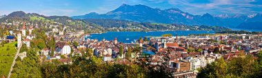 Luzern gölü ve şehri tepeden, Alplerden ve İsviçre 'nin göllerinden panoramik manzara