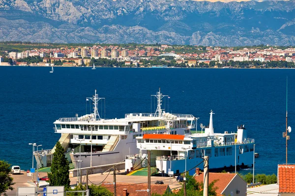 Wyspa Ugljan Port Promowy Widok Zadar Tłem Górskim Velebit Archipelag — Zdjęcie stockowe