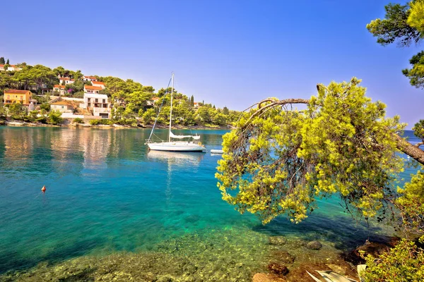 Turquesa Playa Yate Destino Vela Isla Brac Archipiélago Dalmacia Croacia — Foto de Stock