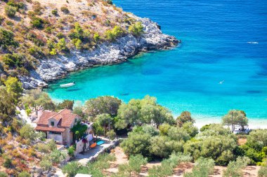 Hvar adası manzaralı Dubovica 'nın gizli koyunda Idyllic plajı, Croati' nin Dalmaçya takımadası