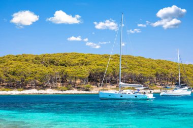 Pzekeni otoci adaları turkuaz yelken rotası, Hvar ve Croati adaları.