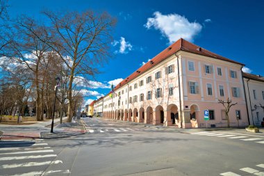 Kuzey Hırvatistan 'ın Bjelovar kentinin mimari sokak manzarası, Bilogora bölgesi