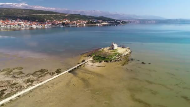 Cidade Costeira Posedarje Pequena Ilha Vista Aérea Igreja Croácia — Vídeo de Stock