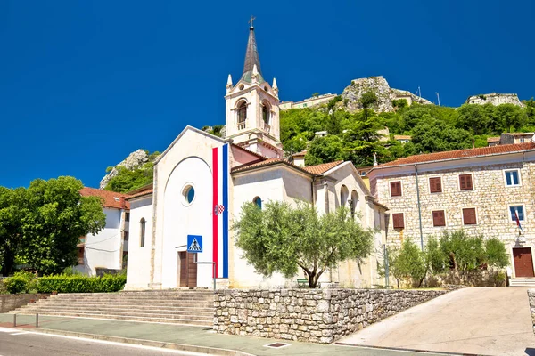 Cidade Knin Igreja Fortaleza Vista Rua Região Dálmata Zagora Croácia — Fotografia de Stock