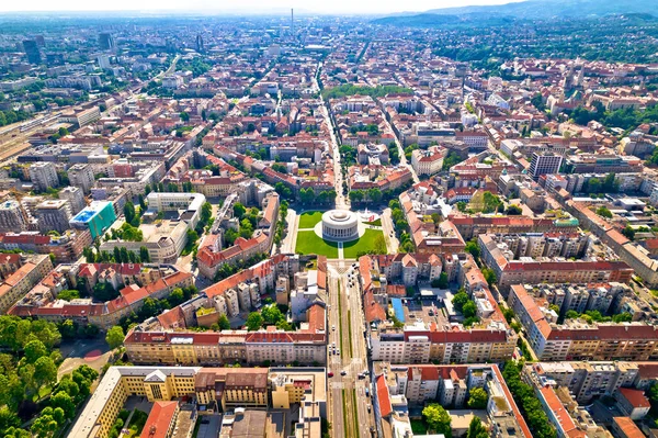 ザグレブ航空 メストロヴィッチ パヴィリオンとザグレブの町の航空写真 クロアチアの首都 — ストック写真
