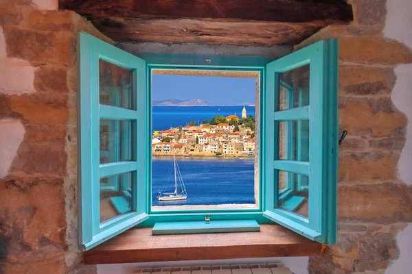 Stad Primosten Uitzicht Door Mediterraan Raam Dalmatië Regio Van Kroatië — Stockfoto