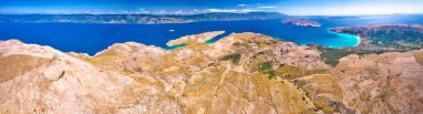 Ay Platosu Çölü yükseklikleri, hava manzarası, Baska, Senj, Vela ve Mala Luka 'nın Krk Adası, Adriyatik, Hırvatistan' daki manzarası