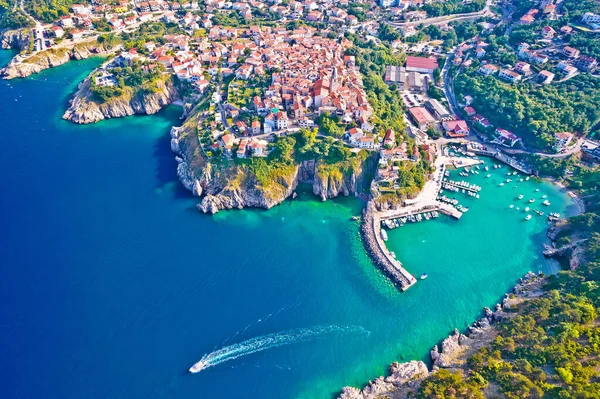 ヴルブニクの空の景色の町 クルク島 クヴァルネル湾諸島 クロアチア — ストック写真