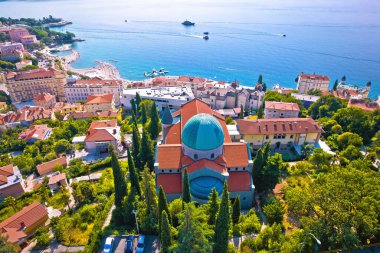 Opatija Katedrali ve kıyı manzarası, Hırvatistan Kvarner Koyu