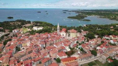 Vrsar takımadaları ve tarihi mimari hava manzarası, Hırvatistan 'ın Istria bölgesi