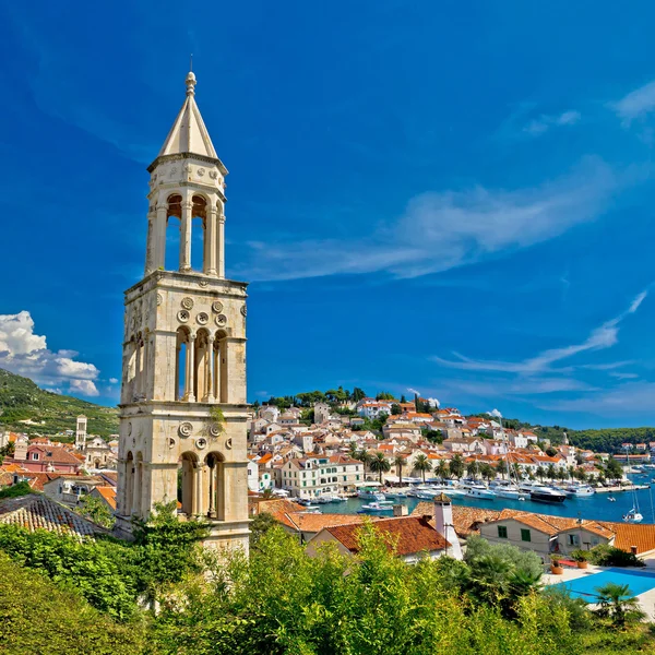 Eiland hvar waterkant stad — Stockfoto