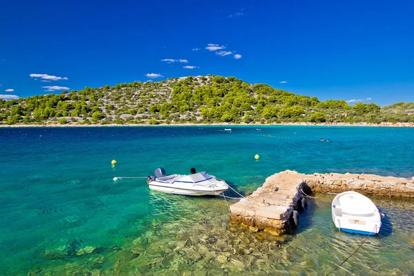 Lucica lagoon turkos havet stranden — Stockfoto