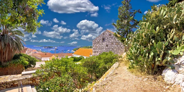 Isla de Hvar vista de la costa —  Fotos de Stock
