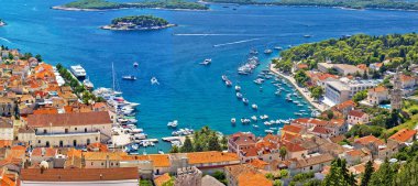 Hvar koy ve Yat Limanı
