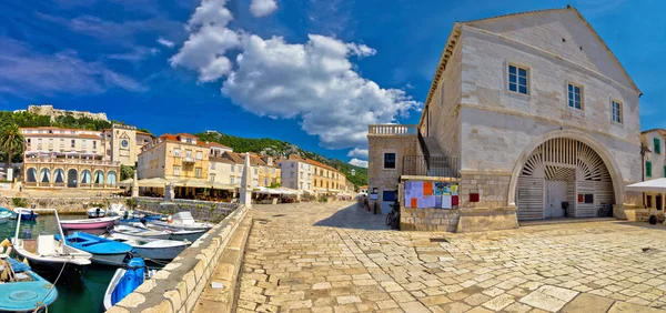 Island of Hvar old waterfront view — Stock Photo, Image