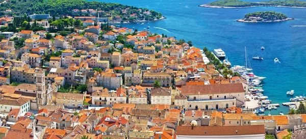 Hvar eski tarihi merkezi havadan görünümü — Stok fotoğraf