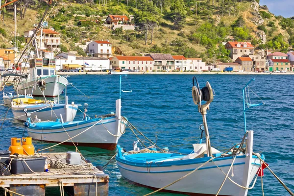 Novigrad dalmatinski Boote an der Küste — Stockfoto