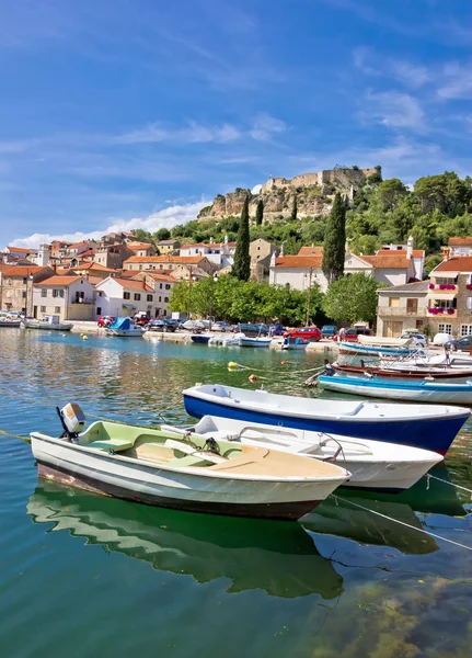 Novigrad dalmatinski utsikt över byn waterfront — Stockfoto