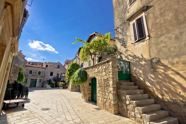 Old stone streets of Stari Grad — Stock Photo, Image