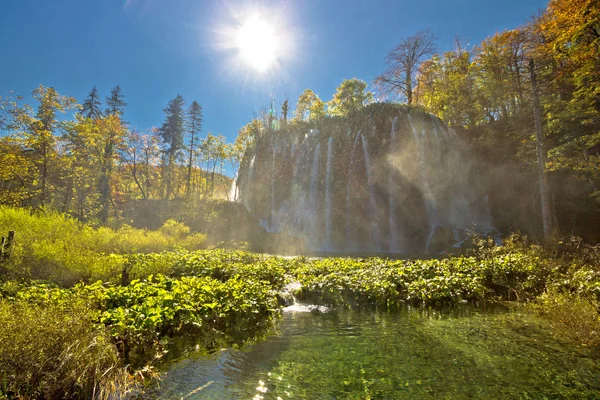 Niesamowite waterfal Jezior Plitwickich — Zdjęcie stockowe