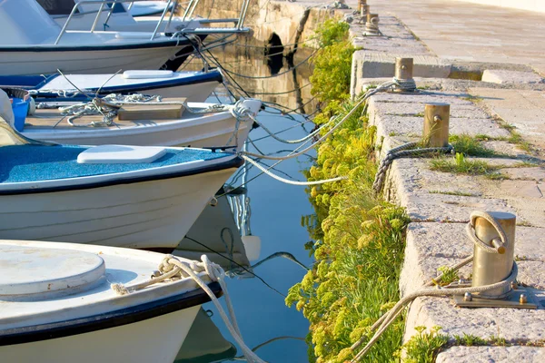 Boats tied at the marina — Stock Photo, Image