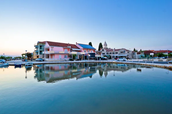 Zobacz waterfront wieś Adriatyku Sukosan — Zdjęcie stockowe