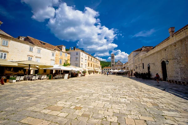 Central Pjaca square of Hvar town — Stock Photo, Image