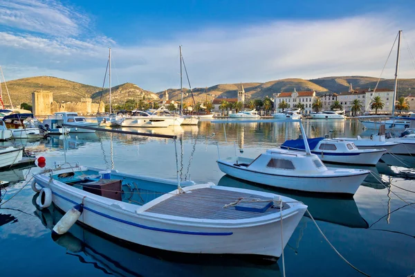 UNESCO stad van Trogir haven en architectuur — Stockfoto