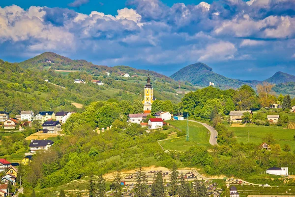 Zielone wzgórza i kościoły Zagorje — Zdjęcie stockowe