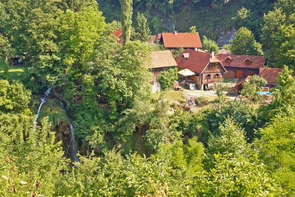 Rastoke aldeia no rio Korana — Fotografia de Stock