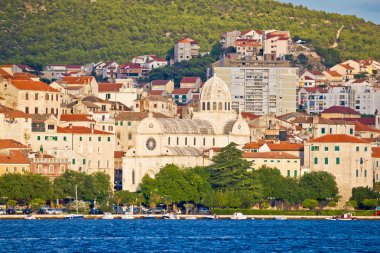 Sibenik Katedrali ve waterfront görünümü