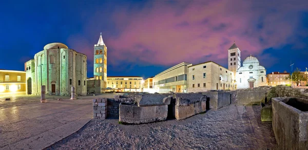 Zadar Fórum quadrado à noite panorama — Fotografia de Stock