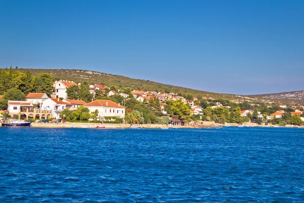 Vue du village de Maslenica front de mer — Photo