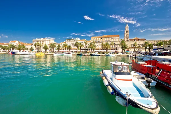 Arquitetura Split histórica vista para o mar — Fotografia de Stock