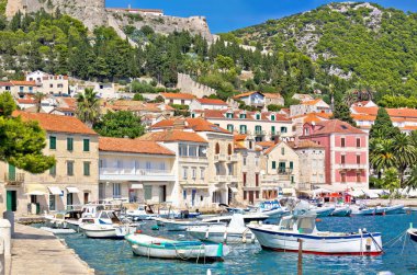Hvar adası waterfront mimarisi