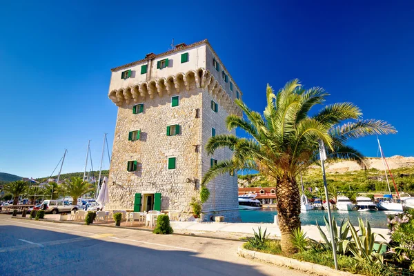 Torre in pietra nella città adriatica di Marina — Foto Stock