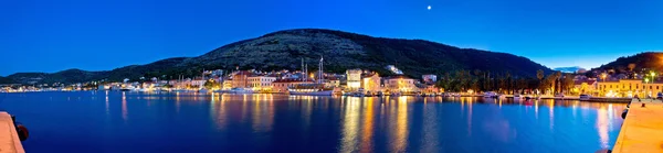 Town of Vis waterfront evening panorama — Stock Photo, Image