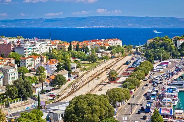 Split vasúti pályaudvar és a kikötő légifelvételek — Stock Fotó