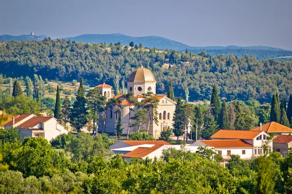 Town of Benkovac church view — Stock Photo, Image